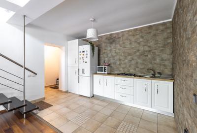 Video / Duplex 5 camere in vila, curte, 2008, Mamaia Nord, vezi video - 14