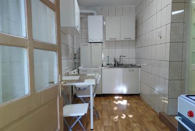 STEFAN CEL MARE-METROU,VILA PARTE SI ETAJ,6 CAMERE,150 MP,,990 EURO - 4