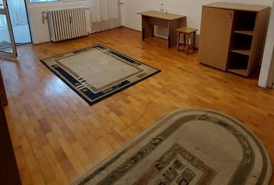 Basarabia- Garsoniera decomandata 39 mp bloc 1984 - 3