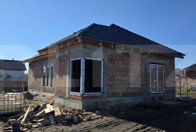 Casă cu 3 camere cu Teren 500 Mp în Unirea - 2