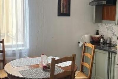 Apartament elegant 3 camere, 80 mp, tavan inalt, stil impozant Calea Victoriei Apartament elegant 3 camere, 80 mp, tavan inalt, stil impozant Calea Victoriei - 2