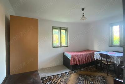 Casă cu 5 camere cu Teren 1674 Mp în Stupini - 4