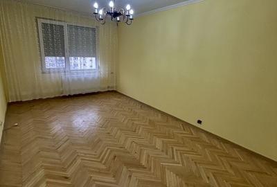 Apartament cu 3 camere decomandat în Rogerius