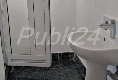 Spațiu comercial, de 50 mp, în Central - 3