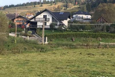 Teren de 8890 mp, în Central - 5