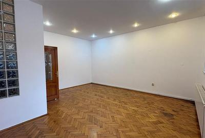 Apartament cu 3 camere decomandat în Centrul Istoric - 4