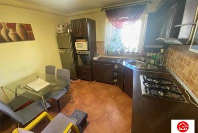 Apartament cu 4 camere de vanzare in Tudor, B-dul 1 dec. 1918 Apartament cu 4 camere de vanzare in Tudor, B-dul 1 dec. 1918 - 2