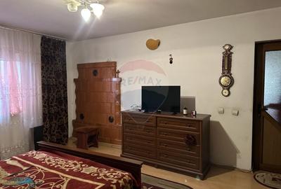 Casa / Vila cu 5 camere de vanzare - 3