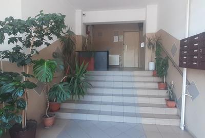 Apartament cu 3 camere decomandat, mobilat în Dristor