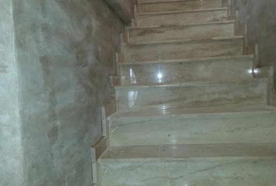 Casă cu 5 camere cu Teren 336 Mp în Central - 1