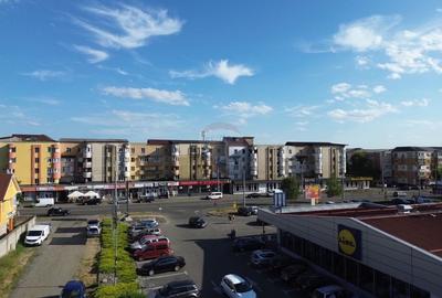 Spatiu Comercial de Vanzare 780 mp utili - Vitrina 63 m - Locatie buna - 14