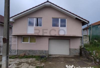 Casă cu 9 camere cu Teren 2600 Mp în Hotar - 3
