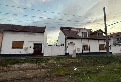 Casă cu 6 camere cu Teren 3850 Mp în Central - 9