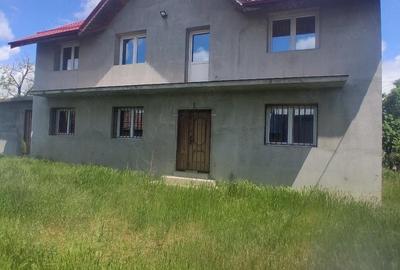 Casă cu Teren 1000 Mp în Orbeasca