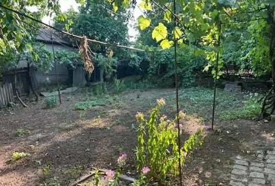 Casă cu Teren 900 Mp în Central - 1