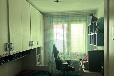 Apartament cu 3 camere decomandat în Central - 3