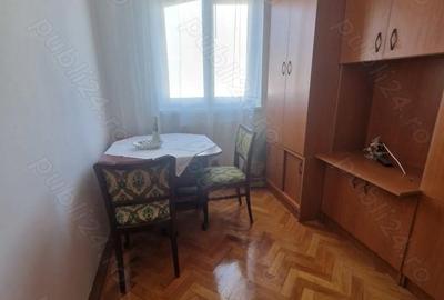 Apartament cu 4 camere semidecomandat, mobilat în Central - 3