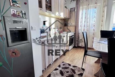 Apartament cu 3 camere semidecomandat în Turnișor - 5
