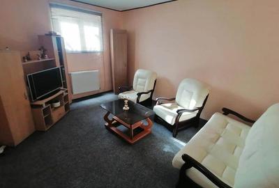 Inchiriez apartament decomandat central, complet mobilat - 2