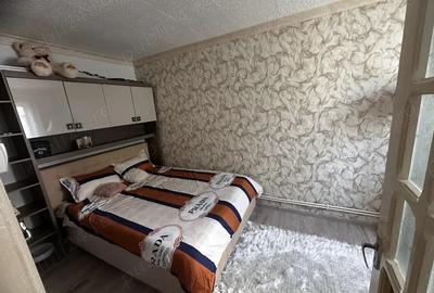 Apartament cu 3 camere decomandat în Găești - 6