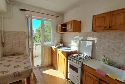 Apartament cu 3 camere decomandat în Mihai Bravu - 2