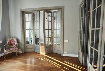 Casă cu 11 camere cu Canalizare în Grădina Icoanei