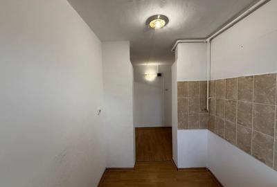 Apartament 2 camere, semidecomandat - 16