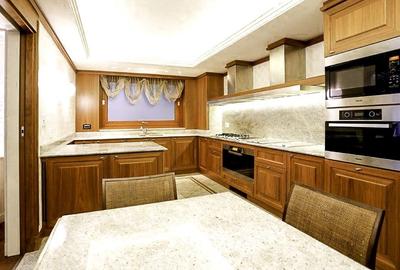 Apartament cu 3 camere semidecomandat, mobilat în P-ța Victoriei - 10