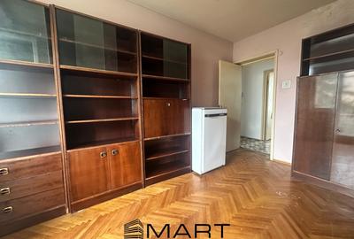 Apartament cu 4 camere decomandat în Astra