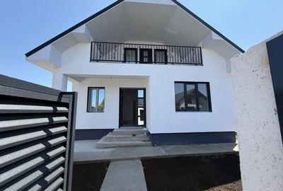 Casă cu 4 camere în Valu lui Traian