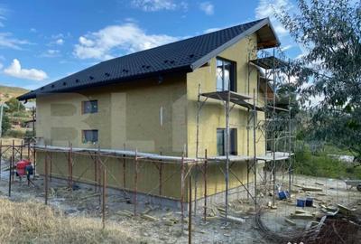 Casă cu 4 camere cu Teren 500 Mp în Central