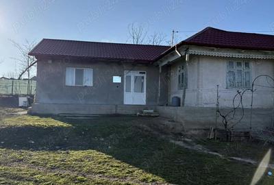 Casă cu 6 camere cu Teren 1200 Mp în Cudalbi - 10