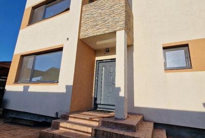 Casă cu Teren 535 Mp în Central - 3