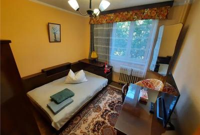 3 camere semidecomandat, Postavarul-Codrii Neamtului, 10 minute de metrou Nicola - 1