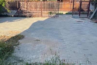 Casă cu 5 camere cu Teren 671 Mp în Sisești - 2