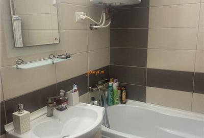 Apartament 2 camere , cartier Sud , et 2/4 ,decomandat , imb - 6