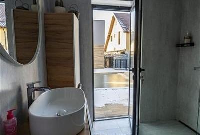 Vila de Lux cu Piscina Infinity-Gheraiesti, Bacau - 28