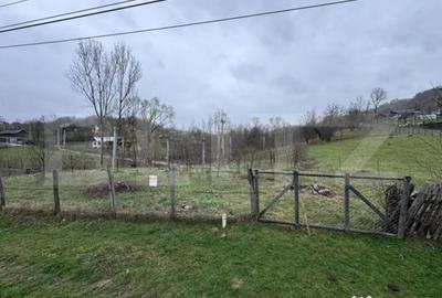 Teren de 1964 mp, în Central