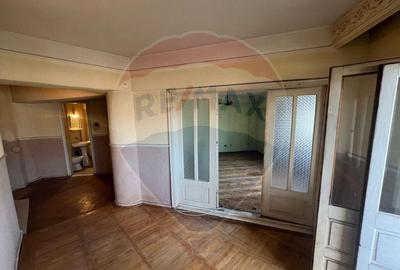 Apartament cu 4 camere decomandat în Central - 3