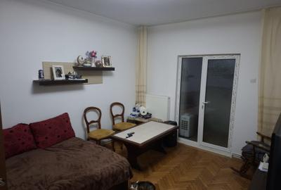 3 camere Exercițiu / fondul vechi , Decomandat / centrala , Amplasament DEOSEBIT - 10