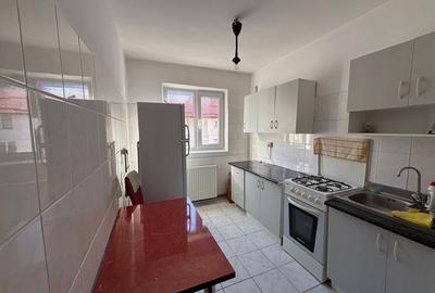 Apartament cu 3 camere semidecomandat în Platoul Izvor - 3