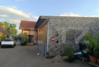 Casa individuala de vanzare Utvin 720mp teren hala de depozi - 3