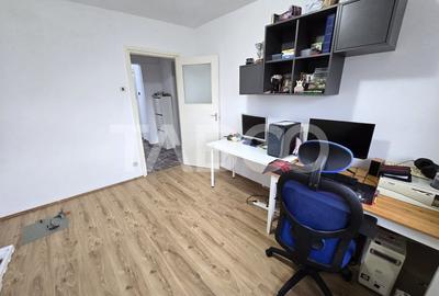 Apartament decomandat 3 camere balcon pivnita lift Vasile Aaron Sibiu - 15