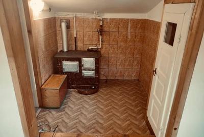 Casă de vânzare, teren 306 m², zonă liniștită - 4