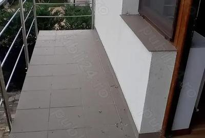 Apartament cu 3 camere decomandat în Aradului