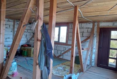 Casă cu 3 camere cu Teren 1860 Mp în Voluntari - 1