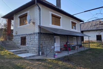 Casă cu 4 camere în Ciucea - 4