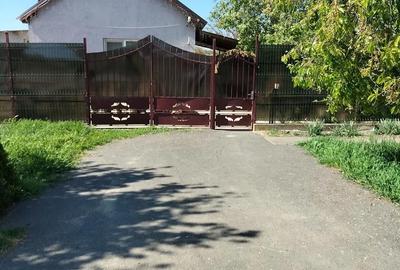 Casă cu 2 camere cu Teren 719 Mp în Satchinez