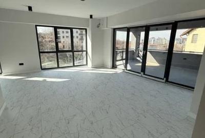 Apartament cu 4 camere decomandat în Central - 2