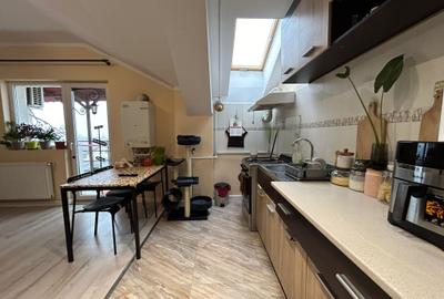 1 Decembrie  2 Camere Bloc 2014 Caramida 52 Mp Loc Parcacare 15 Min Metrou - 2